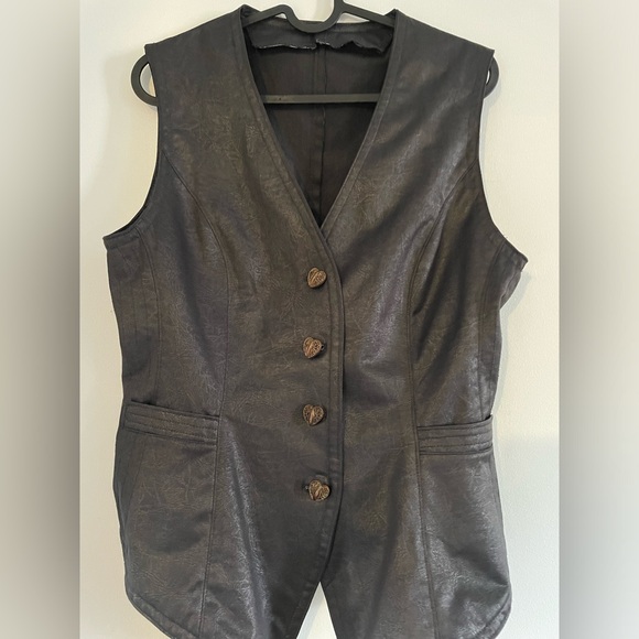 Dark grey/Black vest heart shaped buttons - Picture 1 of 2